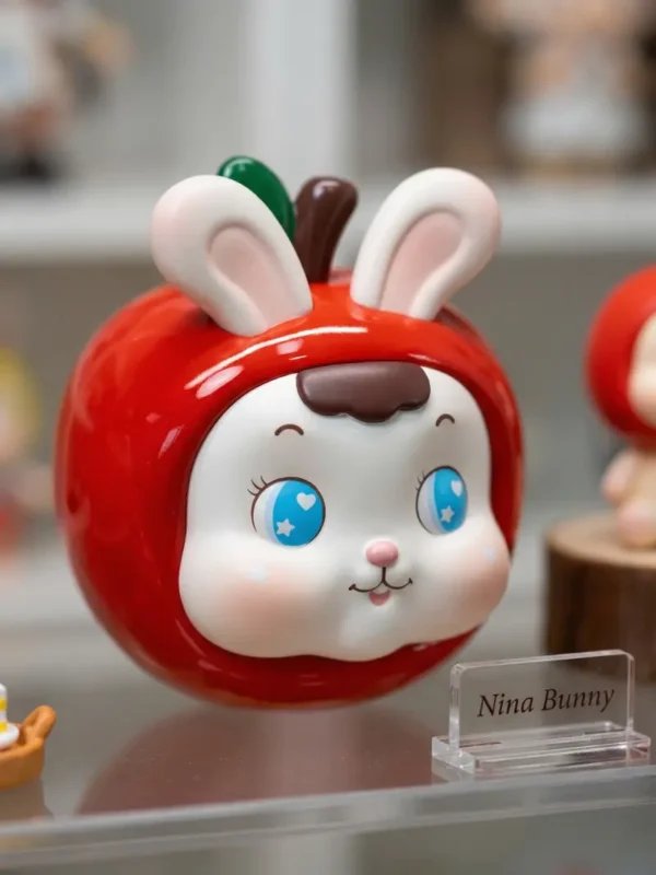 [IN STOCK] Nina Bunny Apple Edition Resin Art Figurine (7cm) - Ultra Rare Designer Toy