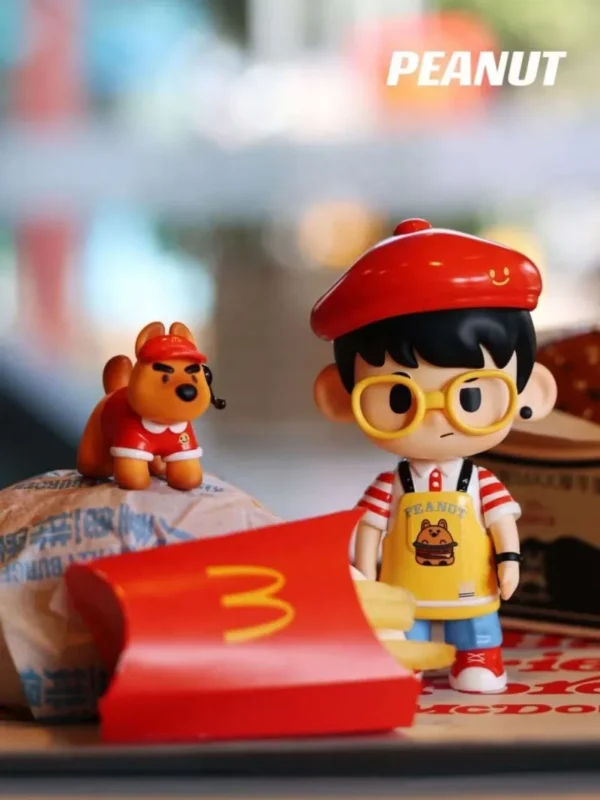 [IN STOCK] PEANUT TOYS Burger Manager Resin Art Figurine (13cm) - Limited Edition Magnetic Designer Toy
