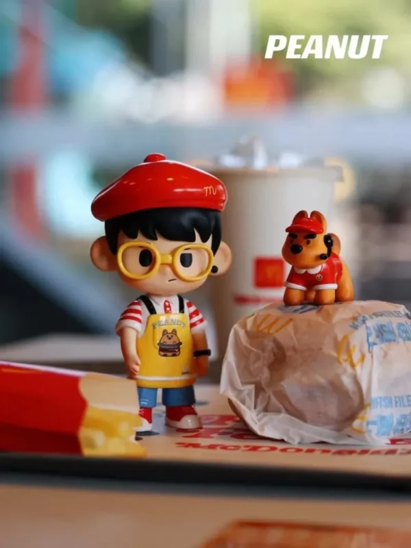 [IN STOCK] PEANUT TOYS Burger Manager Resin Art Figurine (13cm) - Limited Edition Magnetic Designer Toy